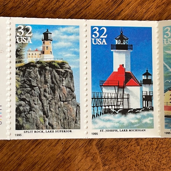VINTAGE LIGHTHOUSES OF THE GREAT LAKES 32 CENT STAMPS - 1 FULL BOOK & 1 PARTIAL - Picture 3 of 6